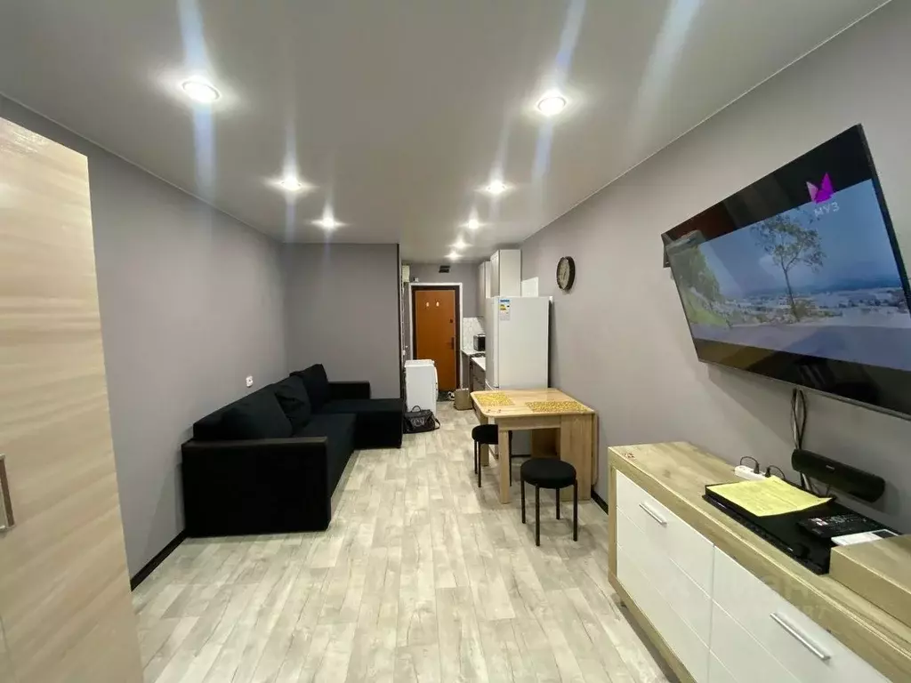 Студия Приморский край, Владивосток Окатовая ул., 14 (24.0 м) - Фото 1