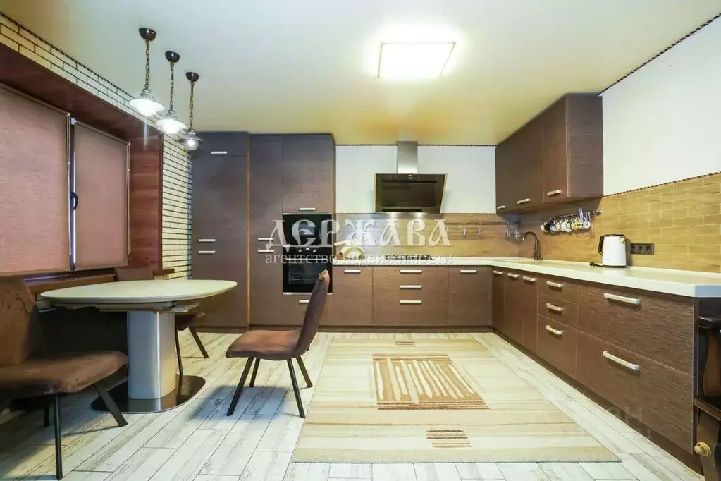 3-к кв. Белгородская область, Губкин Севастопольская ул., 103 (182.8 ... - Фото 1