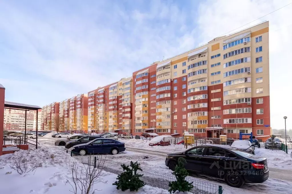 3-к кв. Брянская область, Брянск ул. Братьев Ткачевых, 3 (72.4 м) - Фото 1