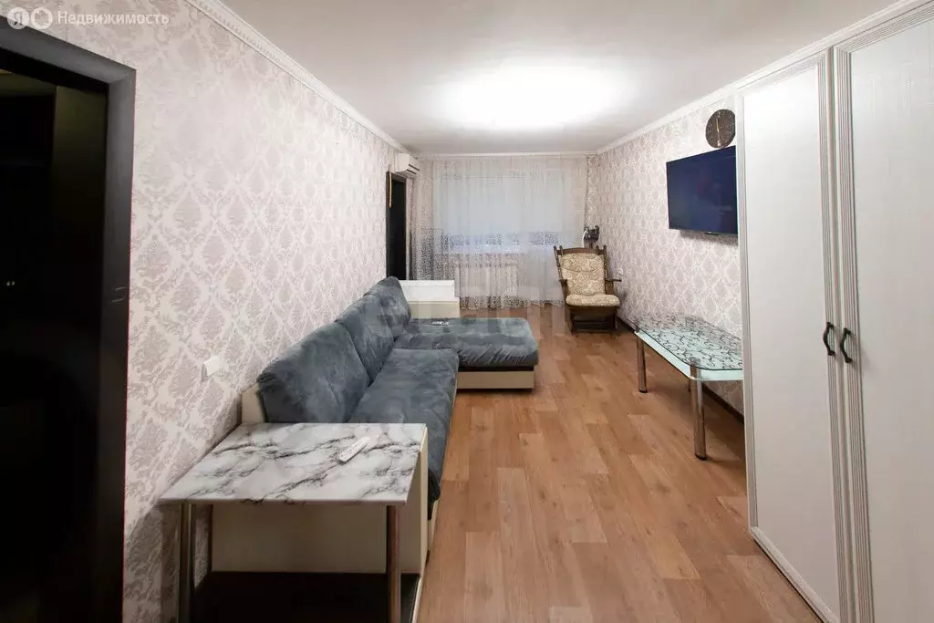 2-комнатная квартира: Альметьевск, улица Гафиатуллина, 12 (43.4 м) - Фото 1