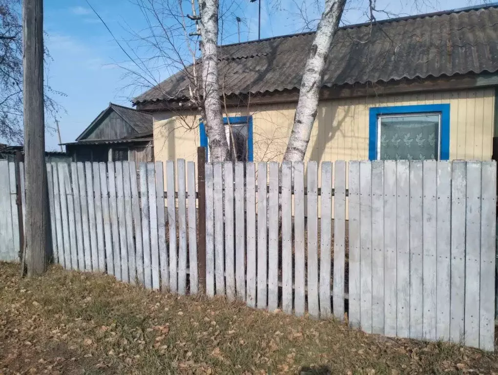 Дом в Амурская область, Белогорский муниципальный округ, с. Никольское ... - Фото 0