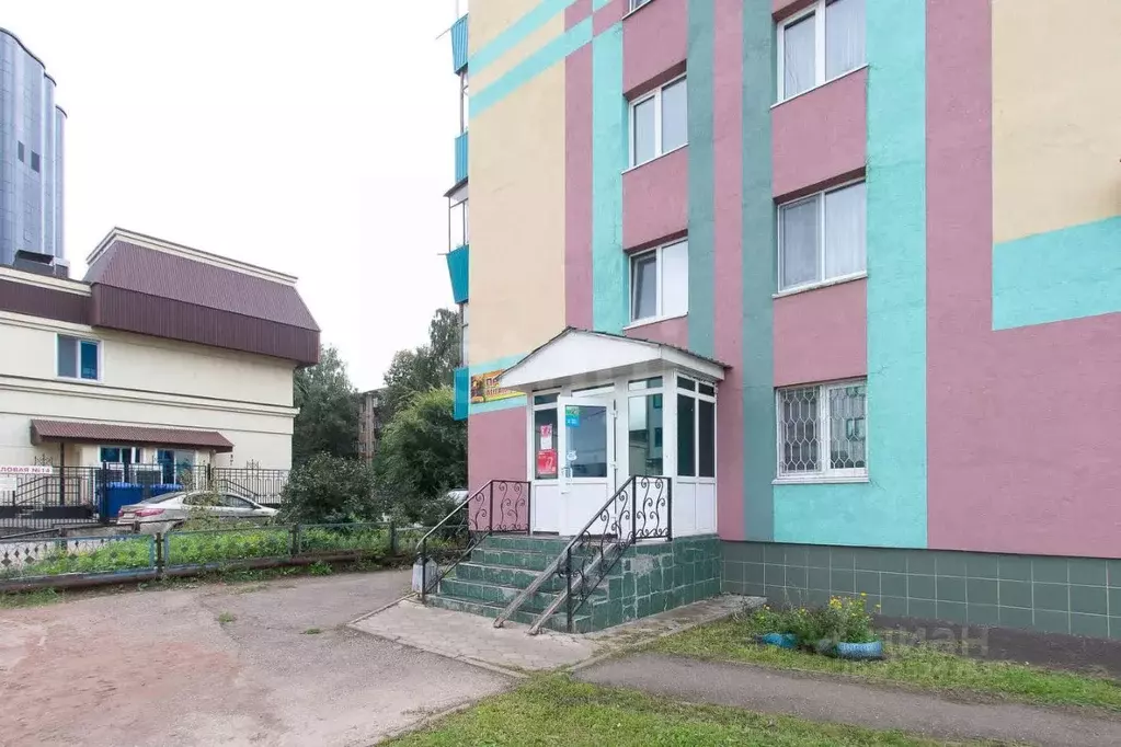 Торговая площадь в Татарстан, Альметьевск ул. Марджани, 163 (30 м) - Фото 1