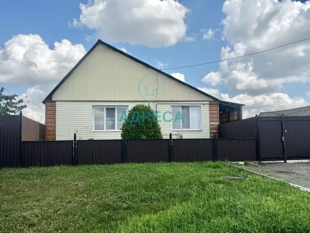 Дом в Белгородская область, Новооскольский муниципальный округ, с. ... - Фото 1