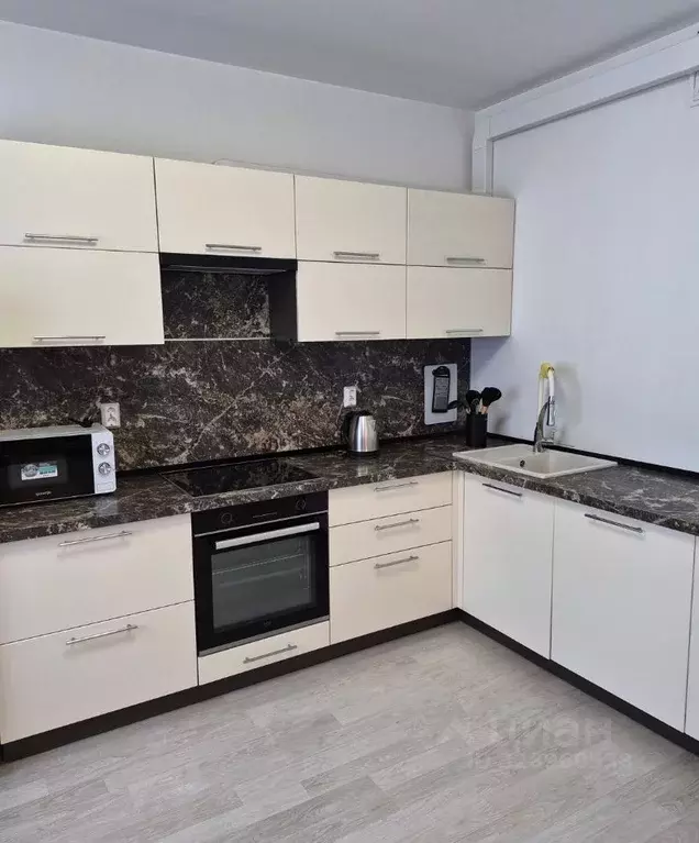 2-к кв. Свердловская область, Екатеринбург ул. Заводская, 94 (60.9 м) - Фото 1