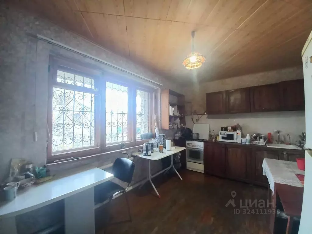 Дом в Астраханская область, Астрахань пл. Атарбекова, 33 (224 м) - Фото 2