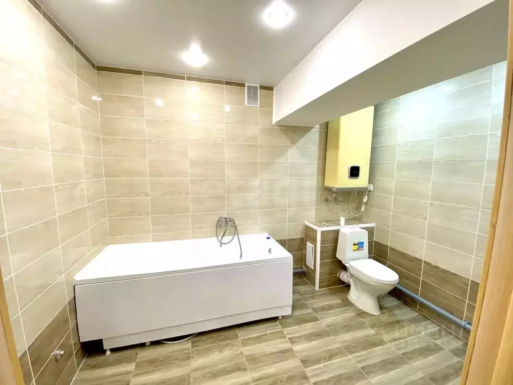 Студия Псковская область, Печоры ул. Ленина, 28 (54.6 м) - Фото 1