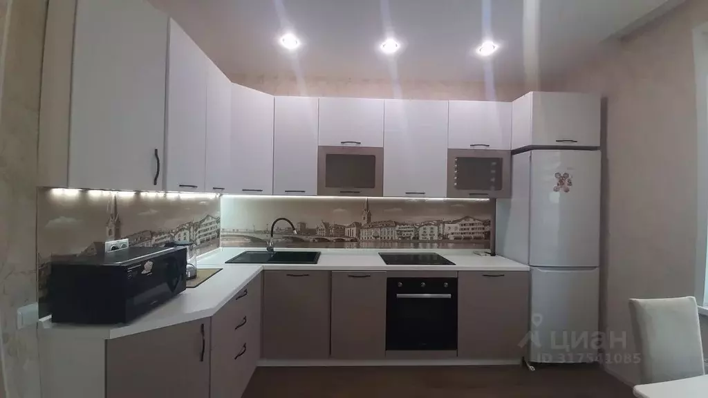 2-к кв. Тюменская область, Тюмень ул. Муравленко, 11 (60.0 м) - Фото 0