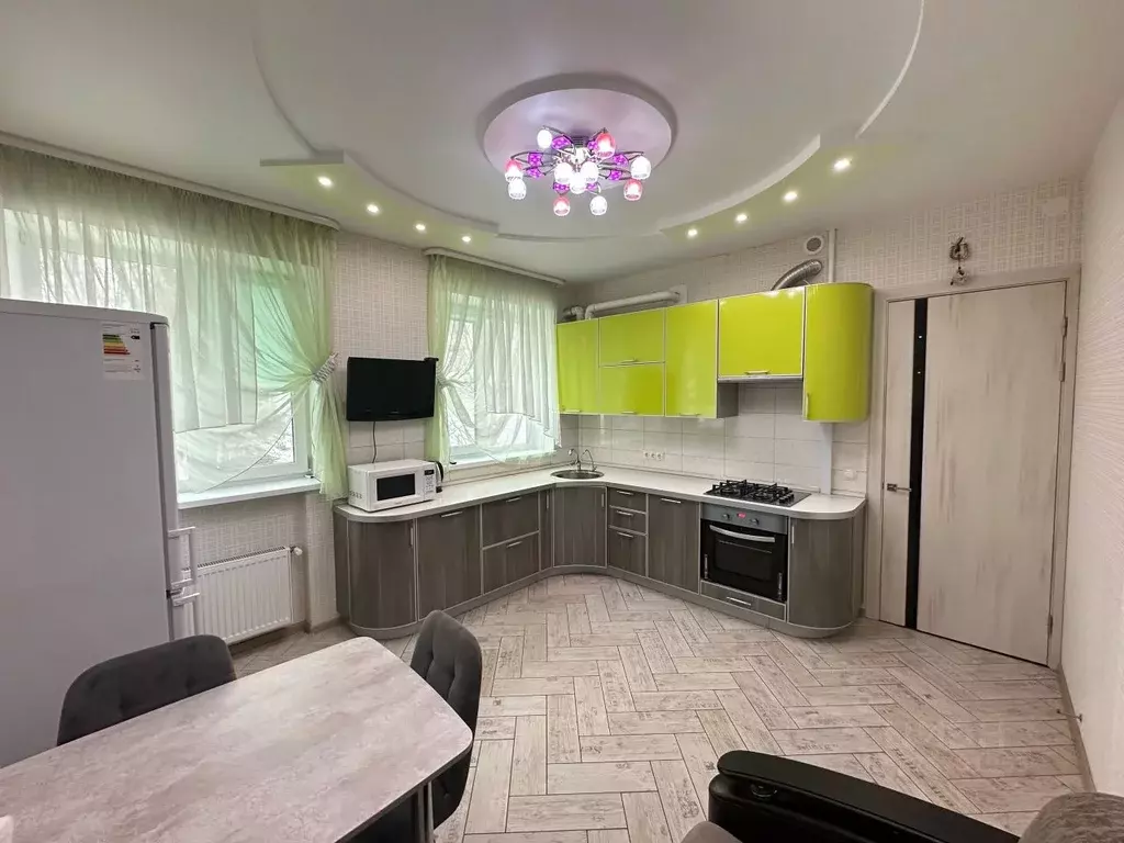 3-к кв. Тульская область, Новомосковск Комсомольская ул., 39 (89.0 м) - Фото 1