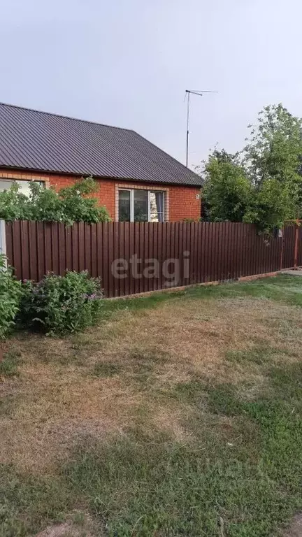 Дом в Саратовская область, Энгельсский район, Красноярское ... - Фото 0