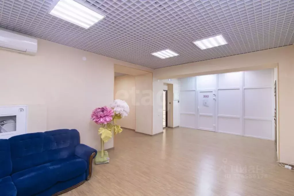 Помещение свободного назначения в Тюменская область, Тюмень ул. ... - Фото 1