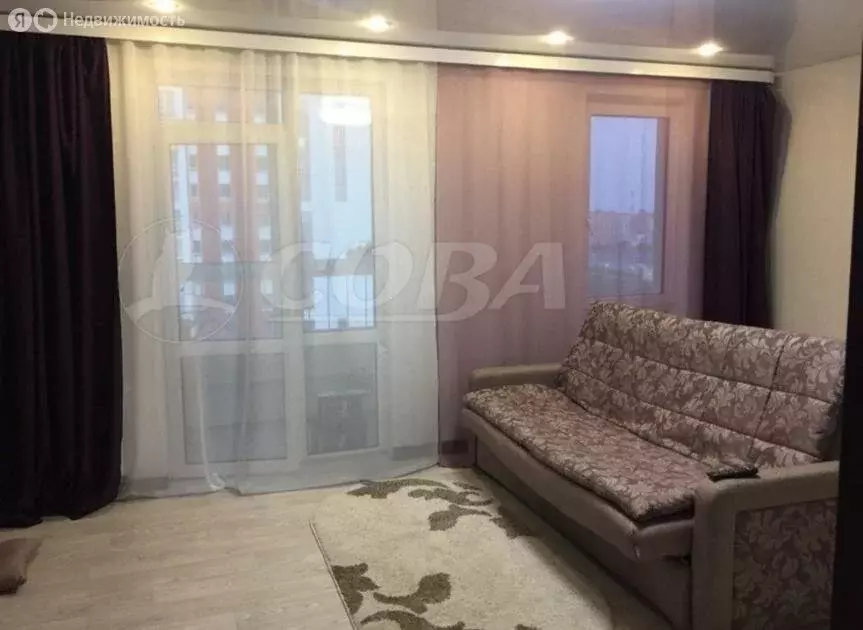 Квартира-студия: Тюмень, улица Андрея Бушуева, 2 (30 м) - Фото 0