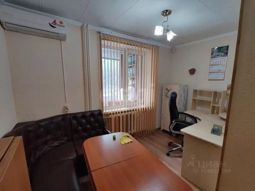Офис в Крым, Белогорск ул. Нижнегорская, 101 (37 м) - Фото 1