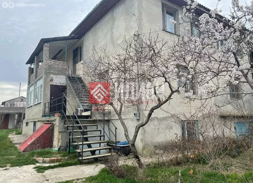 Дом в село Береговое, улица Волошина, 15 (350 м) - Фото 1