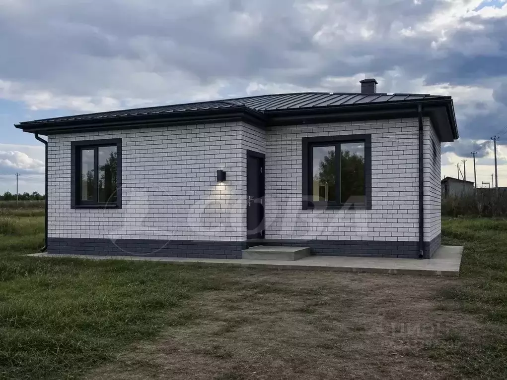 Дом в Тюменская область, Тюменский муниципальный округ, с. Чикча, ... - Фото 1