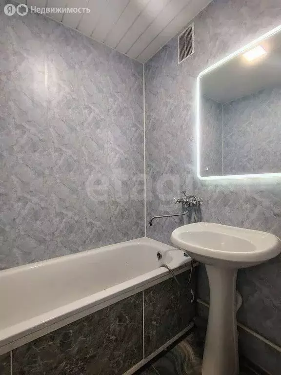 3-комнатная квартира: Рыбинск, улица Моторостроителей, 1 (58.6 м) - Фото 1