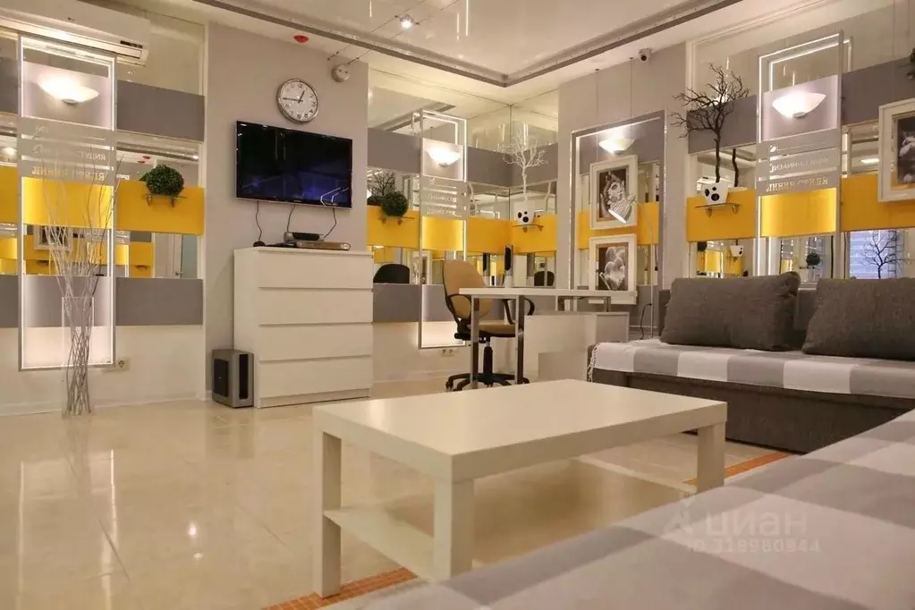 2-к кв. Крым, Феодосия бул. Адмиральский, 7Г (57.0 м) - Фото 1