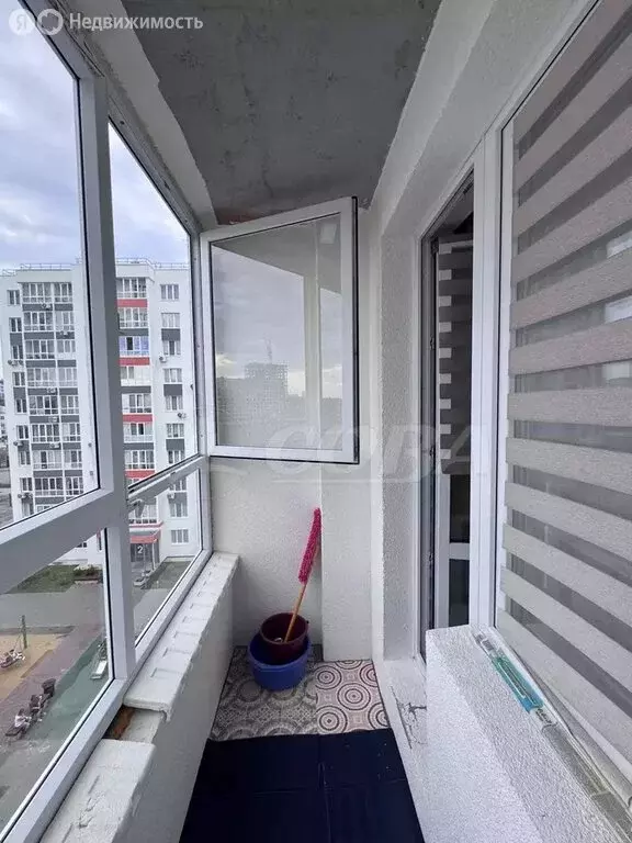 1-комнатная квартира: Тюмень, Заполярная улица, 11 (38.3 м) - Фото 0