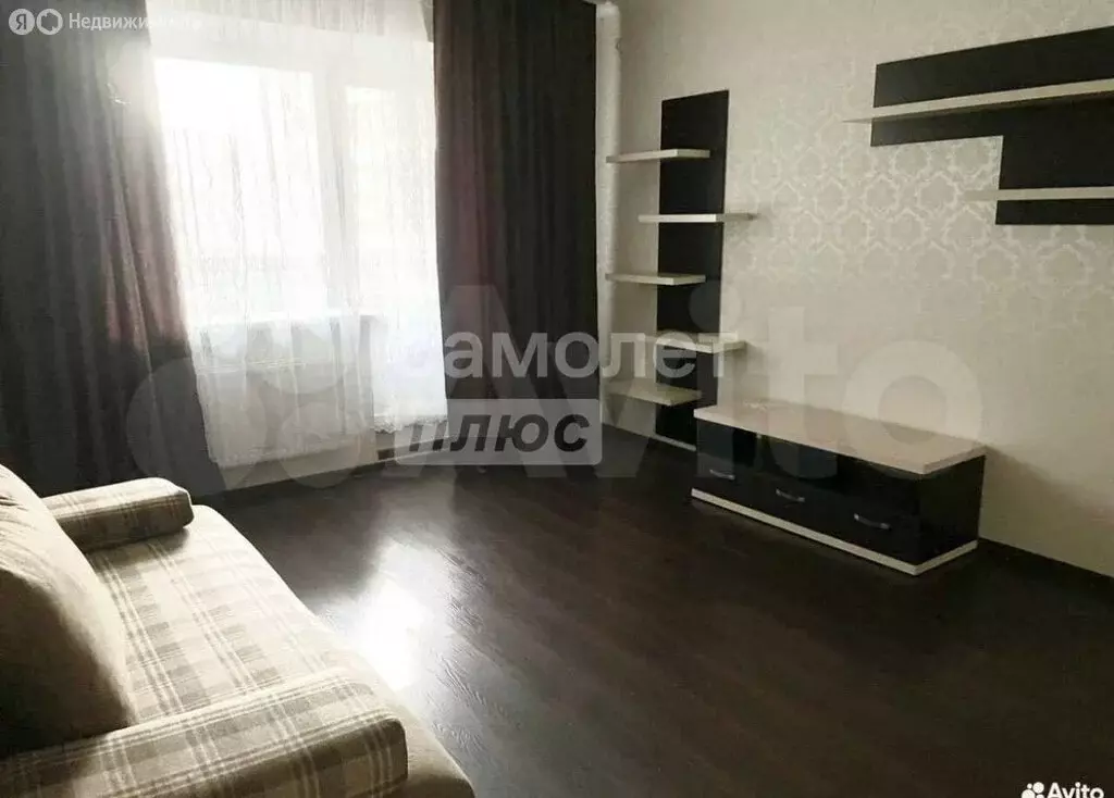 2-комнатная квартира: Волгоград, улица Базарова, 8 (74 м) - Фото 1