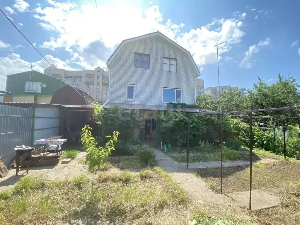 Дом в Саратовская область, Энгельс Рабочая ул., 100 (170 м) - Фото 1