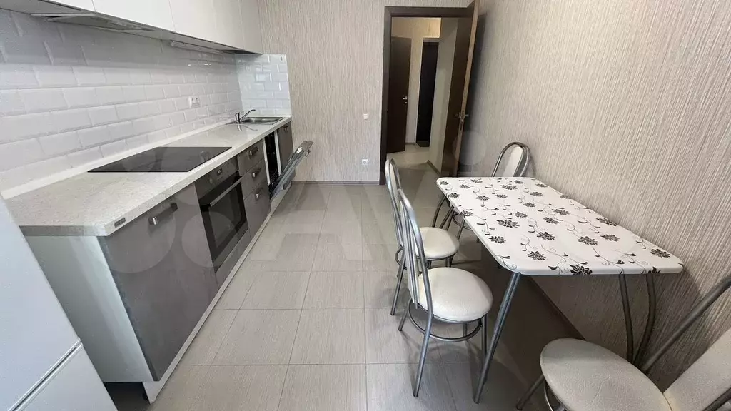 1-к. квартира, 45 м, 8/10 эт. - Фото 1