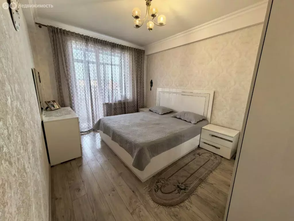 3-комнатная квартира: Каспийск, улица Магомедали Магомеджановa, 37 (80 ... - Фото 1