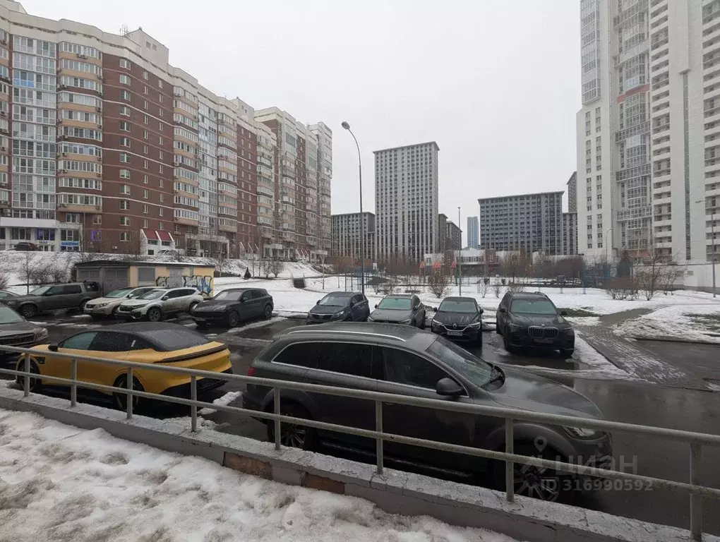 Помещение свободного назначения в Москва Мосфильмовская ул., 53 (126 ... - Фото 1