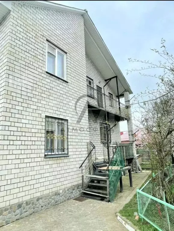 Дом в Краснодарский край, Апшеронск Вокзальный пер. (245 м) - Фото 1