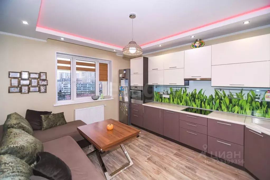 2-к кв. Ханты-Мансийский АО, Сургут Игоря Киртбая ул., 18 (62.2 м) - Фото 1