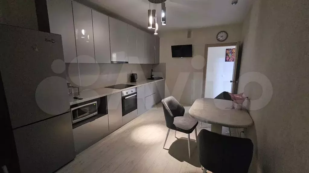 3-к. квартира, 90 м, 1/16 эт. - Фото 0
