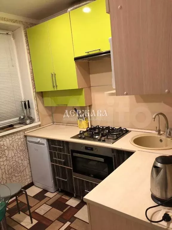 3-к. квартира, 63 м, 1/5 эт. - Фото 0