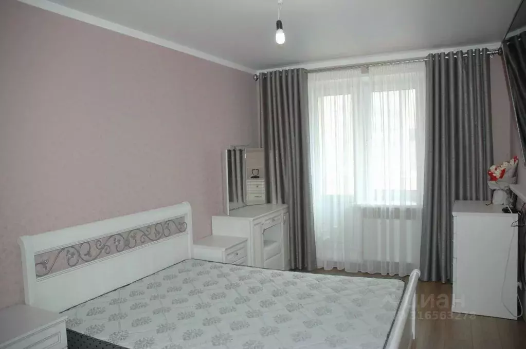 3-к кв. Курская область, Железногорск Молодежная ул., 8 (80.3 м) - Фото 0