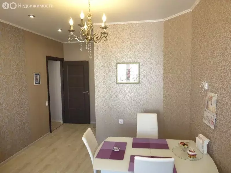 2-комнатная квартира: Челябинск, улица Бейвеля, 116 (66.5 м) - Фото 2