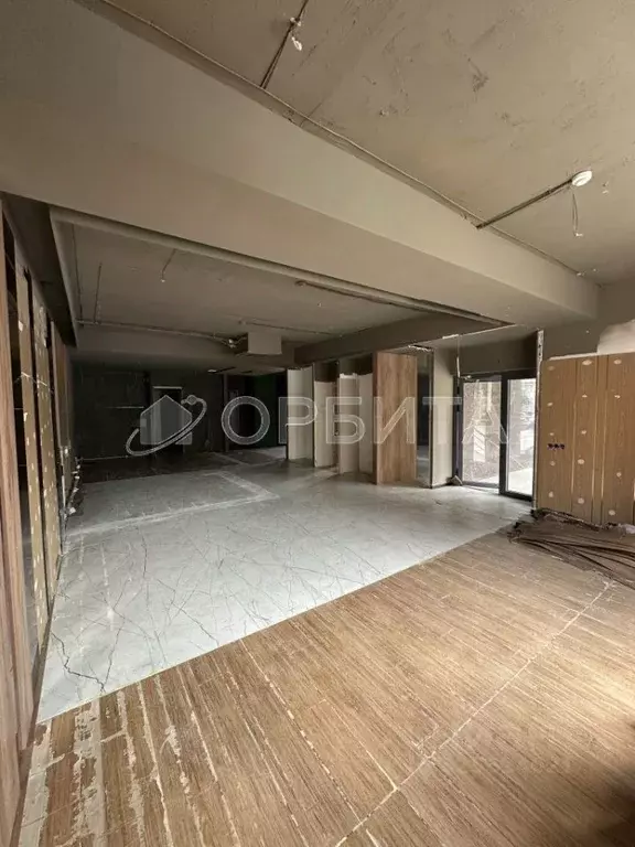 Торговая площадь в Тюменская область, Тюмень ул. Челюскинцев, 26 (141 ... - Фото 2