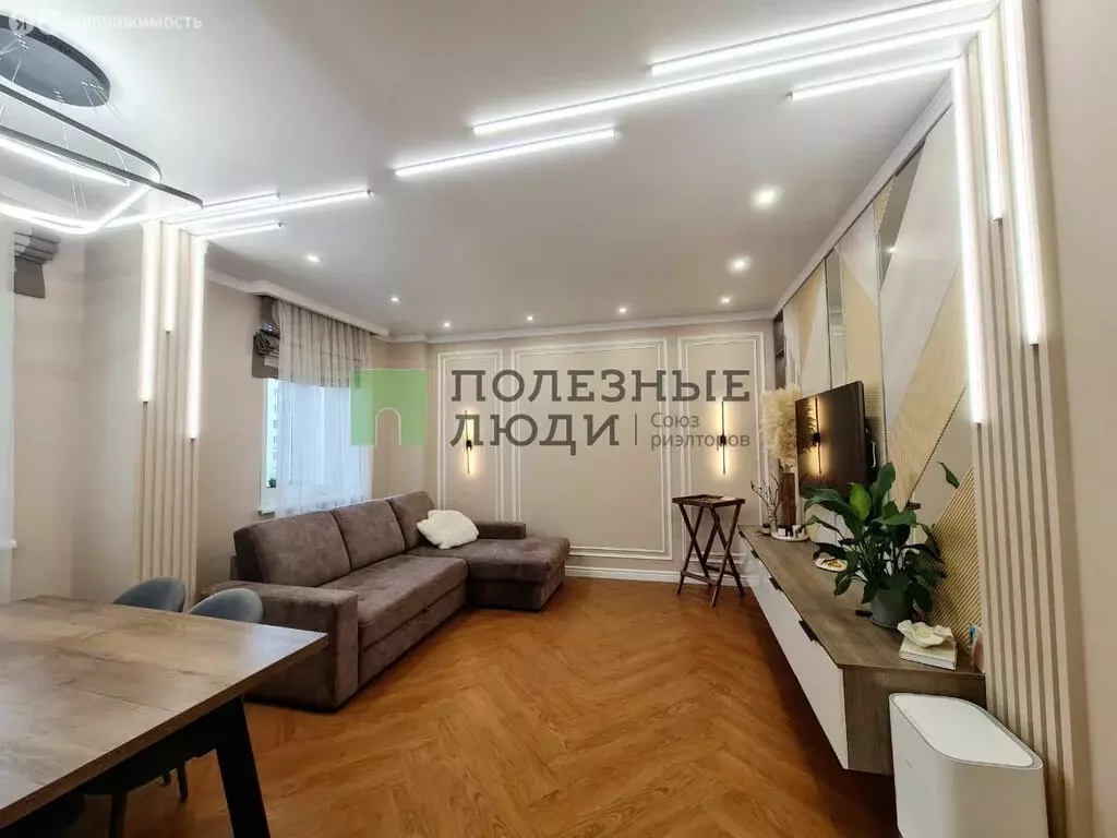 4-комнатная квартира: Красноярск, улица Петра Ломако, 16 (112.7 м) - Фото 1