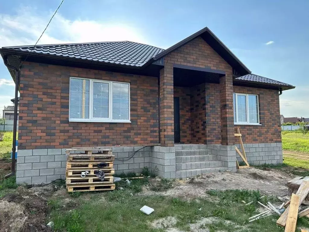 Дом в Белгородская область, Строитель Яковлевский городской округ, ... - Фото 0