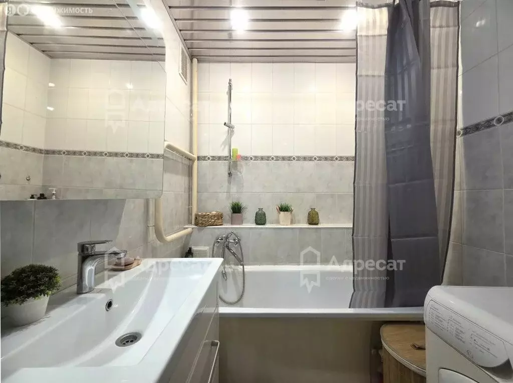 2-комнатная квартира: Волгоград, улица Хользунова, 18/3 (67.5 м) - Фото 0