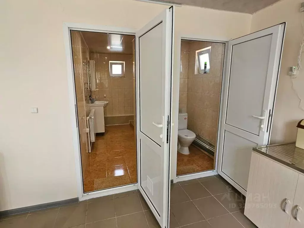 Дом в Крым, Ленинский район, с. Уварово ул. Садовая, 35 (95 м) - Фото 2