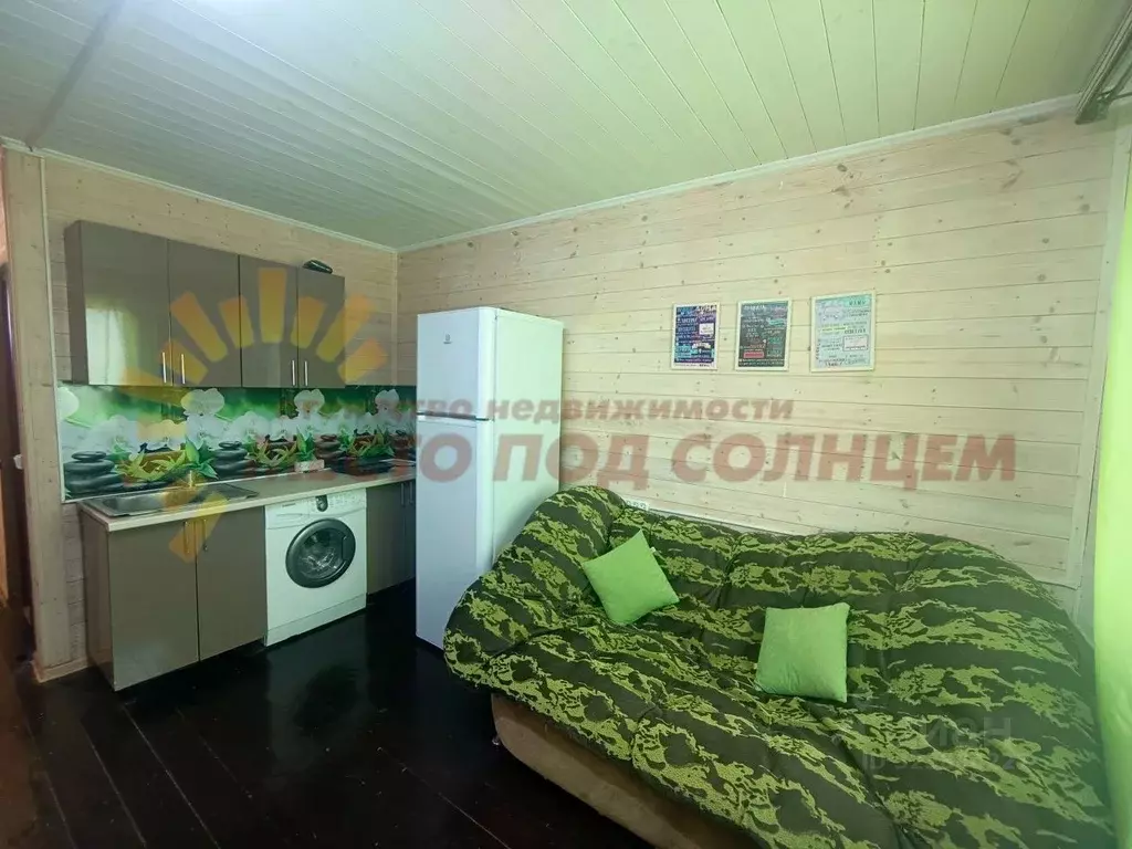 Дом в Краснодарский край, Ейский район, Александровское с/пос, с. ... - Фото 1