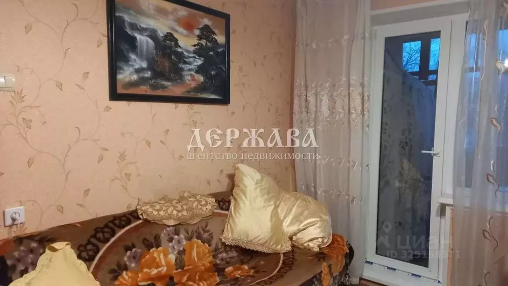 2-к кв. Белгородская область, Старый Оскол Жукова мкр, 21 (46.5 м) - Фото 2