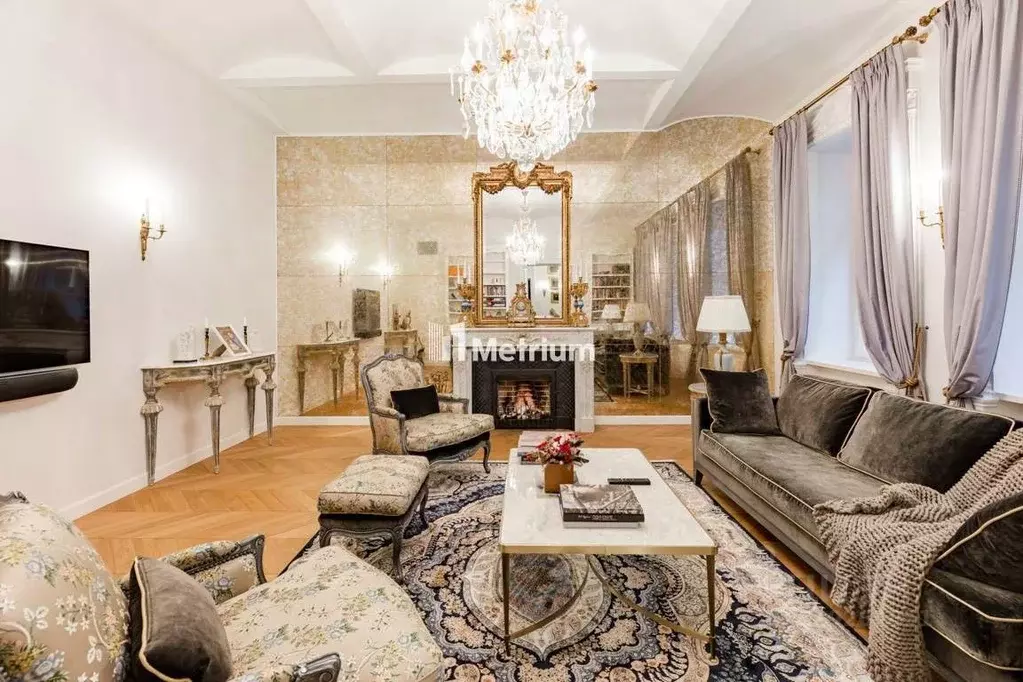 2-к кв. Москва Никольская ул., 10/2С2б (105.8 м) - Фото 0