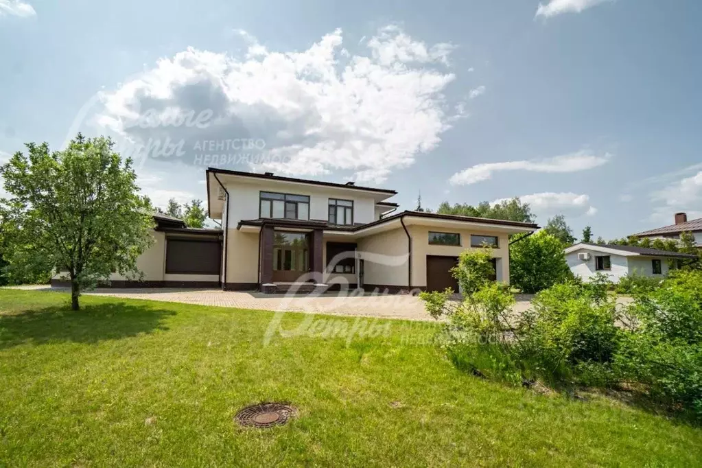 Дом в Москва д. Каменка, ул. Парковая, 5 (442 м) - Фото 0