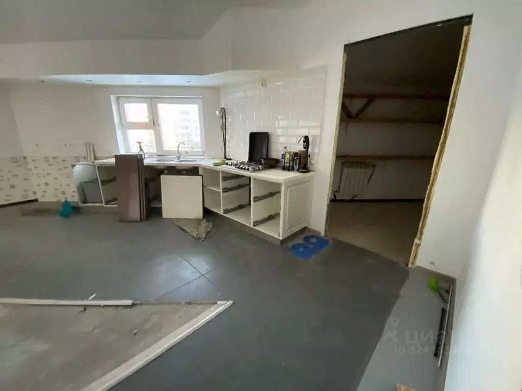 3-к кв. Саха (Якутия), Якутск ул. Ларионова, 10 (97.0 м) - Фото 2