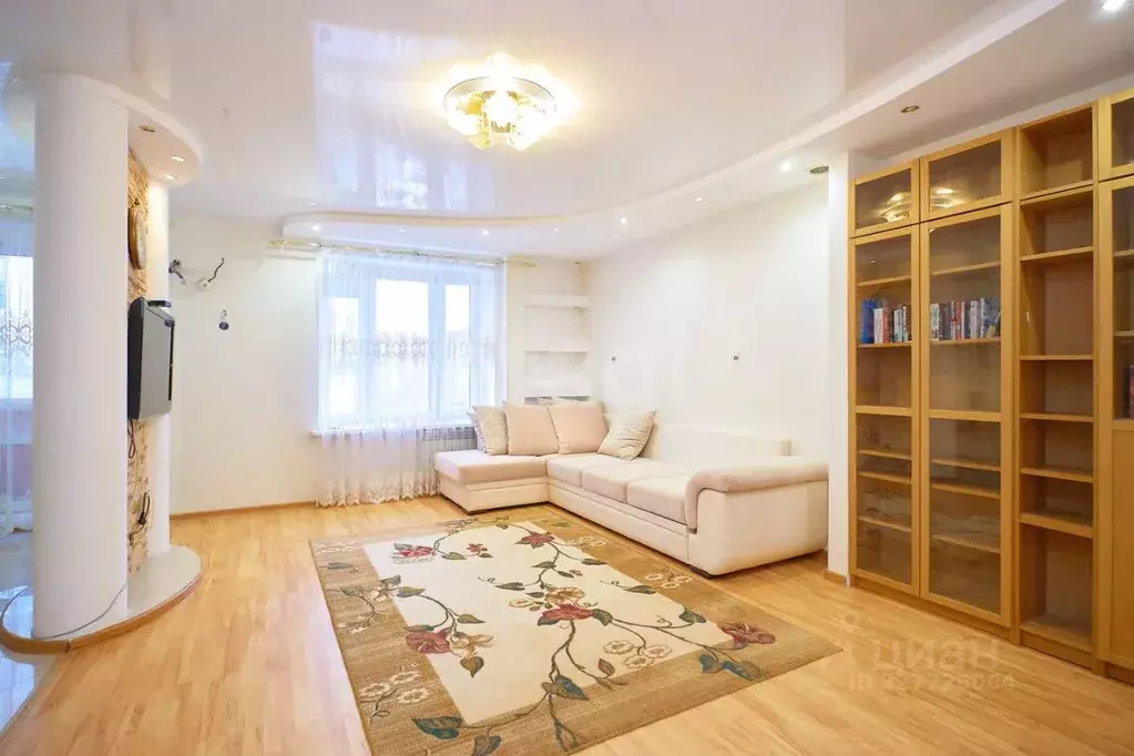 3-к кв. Тюменская область, Тюмень ул. 50 лет Октября, 24к2 (99.6 м) - Фото 1