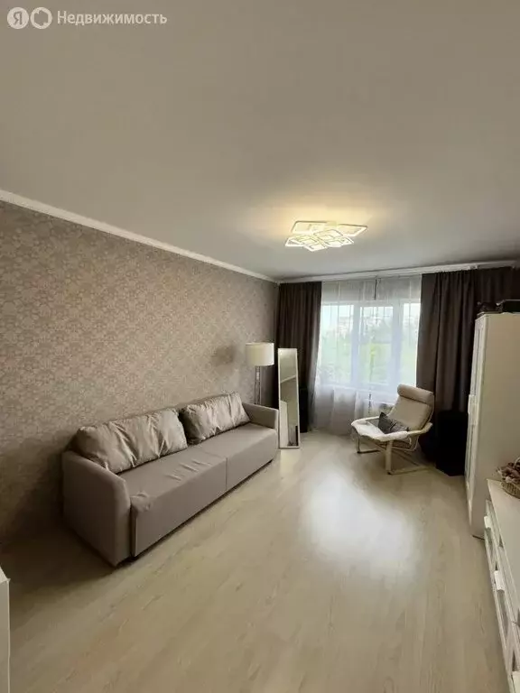 3-комнатная квартира: Омск, улица Кирова, 7 (62.2 м) - Фото 1