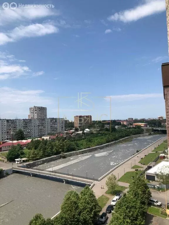 Квартира-студия: Владикавказ, улица Олега Кошевого, 2 (105 м) - Фото 1