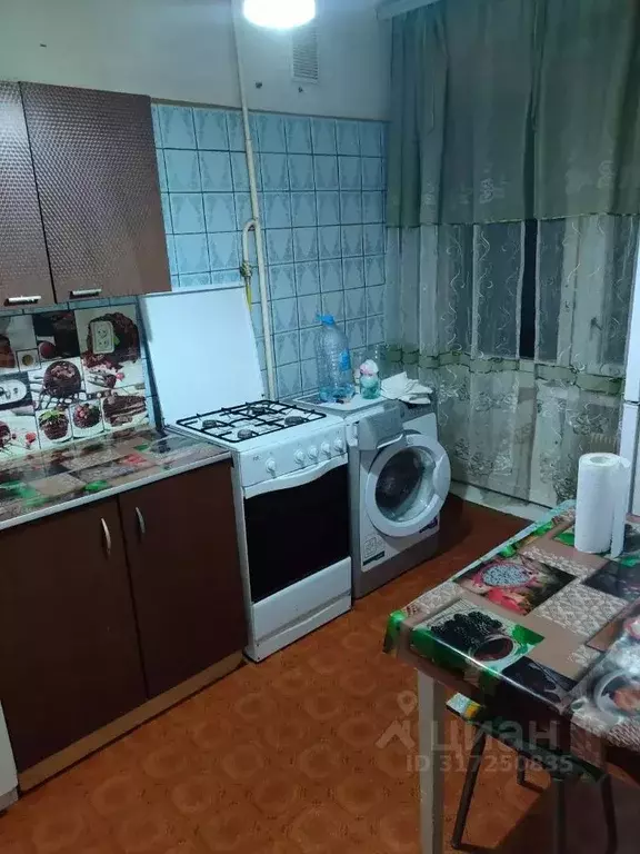 2-к кв. Орловская область, Мценск ул. Кузьмина, 10/2 (53.7 м) - Фото 0