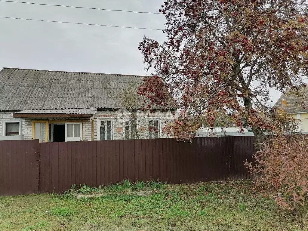 Дом в Брянская область, Дубровка рп ул. Воровского, 12 (97 м) - Фото 1