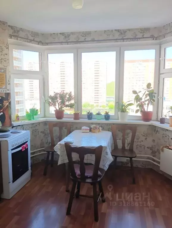 3-к кв. Москва просп. Защитников Москвы, 9к1 (74.2 м) - Фото 0