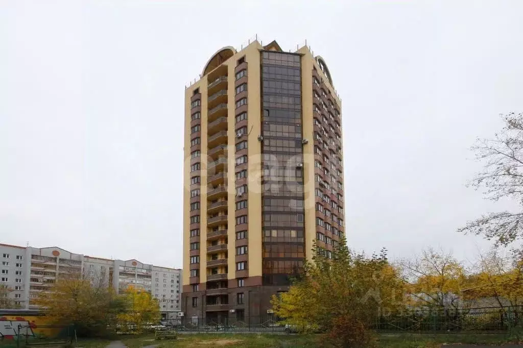 2-к кв. Тюменская область, Тюмень ул. Самарцева, 8 (90.4 м) - Фото 1