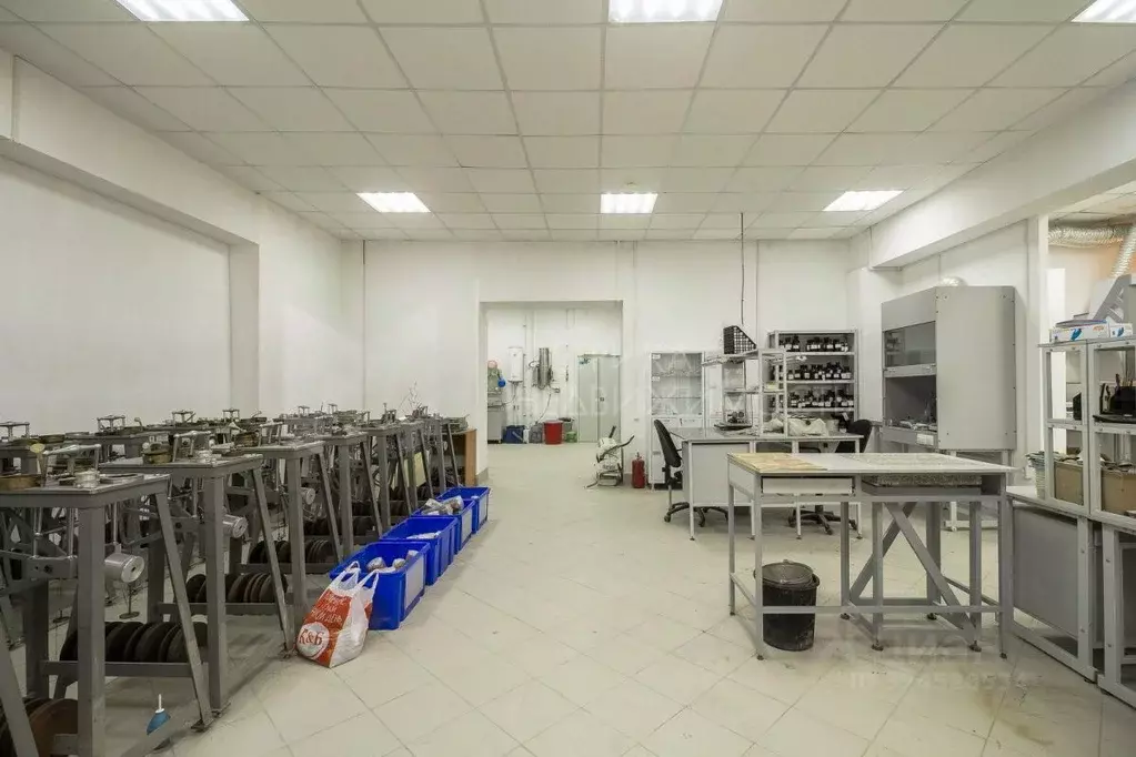 Помещение свободного назначения в Тюменская область, Тюмень ул. Клары ... - Фото 1